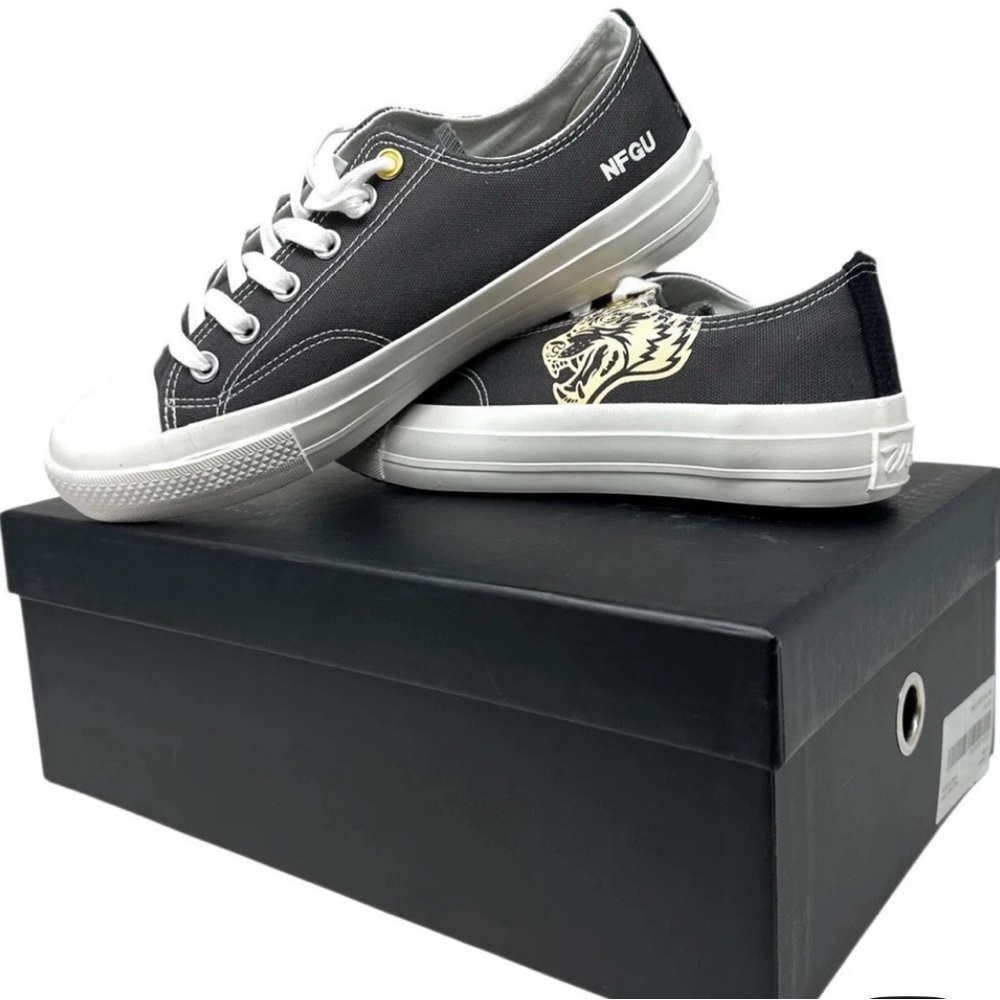 Darc Sport Limited Edition Low-Top Sneakers size men’s 6.5, women’s 8.5